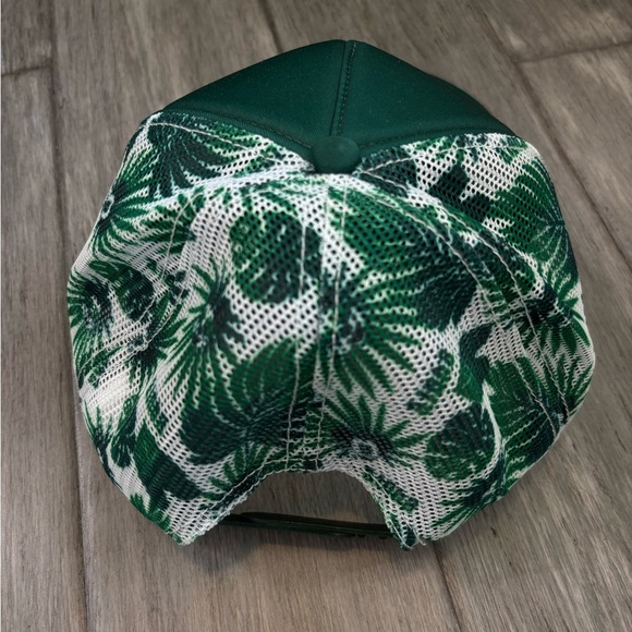 Disney Aloha Aulani Resort & Spa Mickey Mouse Green - Picture 3 of 8